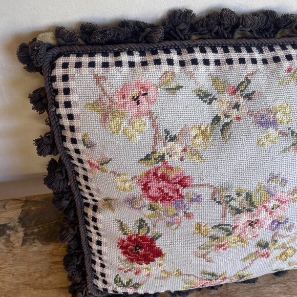 TRACY PORTER Beautiful Floral Design Needlepoint Decorative Pillow Tassel Trim - Picture 7 of 8